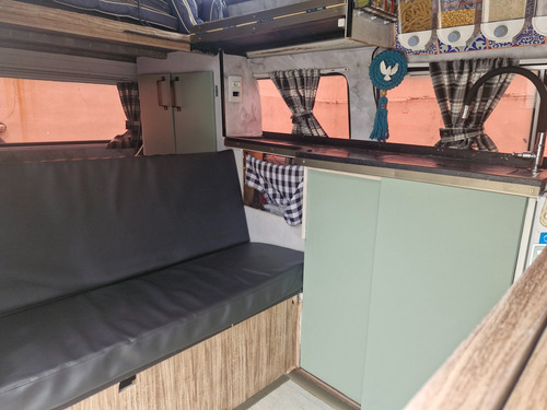 Kombi Home Com Teto Alto Imperdível