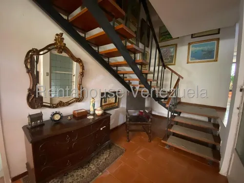 Se Vende Casa En Prados Del Este