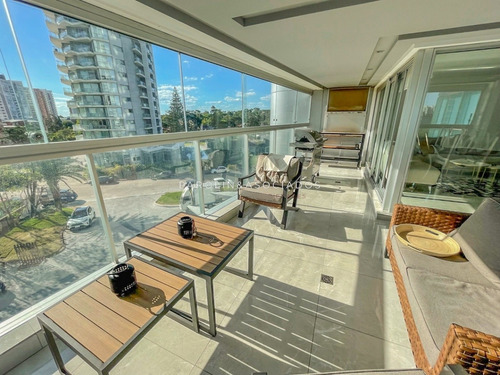 Departamento En Venta De 3 Dormitorios En Miami Boulevard, Punta Del Este