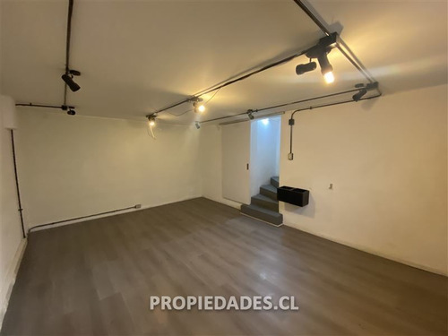 Imagen 19 de 27 de Casa En Venta De 5 Dorm. En Providencia Bilbao/amapolas