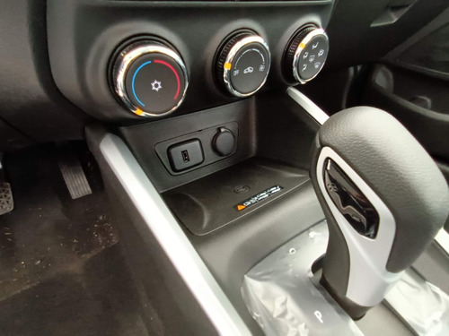 Imagen 12 de 21 de Chevrolet Onix Premier At Mr
