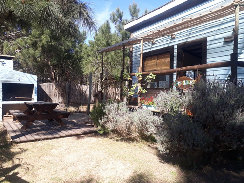 En Alquiler Temporada! Cabaña Cambalache, Casa De Madera, Monoambiente. A 350mts. De La Playa, Zona La Viuda, Para 2 O 3 Adultos, Punta Del Diablo, Rocha, Uruguay.
