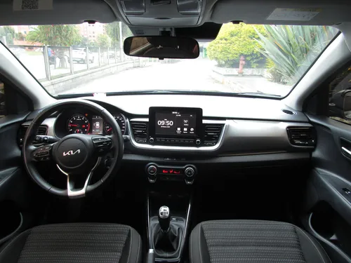 Kia Stonic 1.0 Zenith Hybrid MT