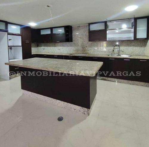 Imagen 2 de 12 de En Venta Townhouse En Playa Grande Catia La Mar Estado La Guaira Ref 389