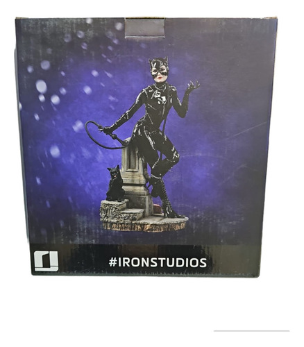 * Iron Studios Batman Returns Catwoman - Eternia Store