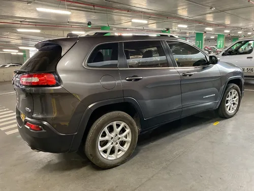Jeep Cherokee 3.2 Longitude