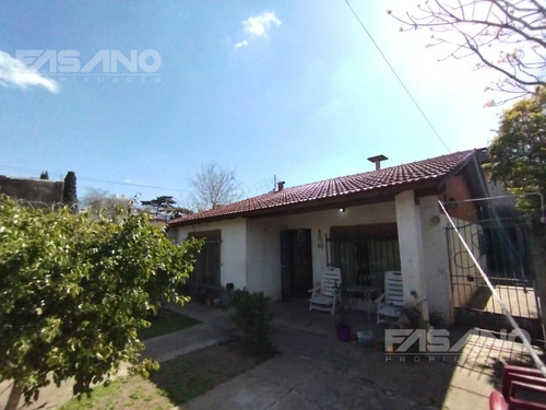 Casa 3 Amb. En Venta (multifamiliar) - Martin Coronado