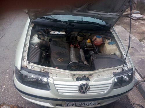 Volkswagen Parati 2000 1.0 16v 5p