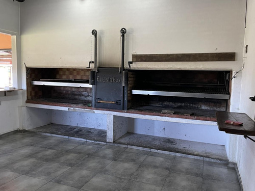 Imagen 11 de 21 de Venta Ideal Inversores (local Gastronimico-caballerizas) - La Reja Sur
