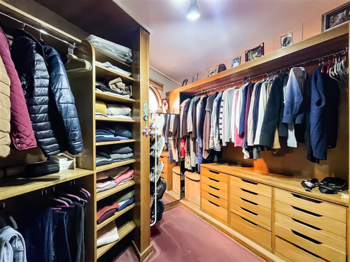 Casa En Venta De 7 Dorm. En Las Condes
