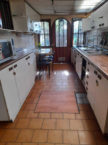 Amplia Casa 215 M2,10 Dormitorios Uso Cpmerci (86807)