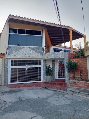 Se Vende Casa Quinta En Urb. Villas Antillanas - La Morita - Turmero