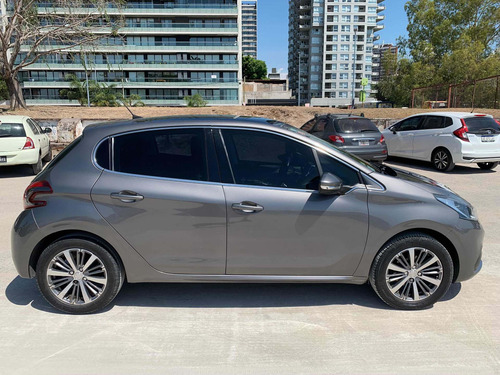 Imagen 15 de 23 de Peugeot 208 2017 1.6 Feline