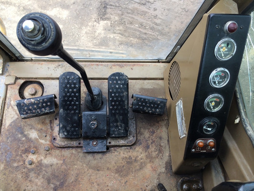 Imagen 13 de 13 de Excavadora Caterpillar 215b
