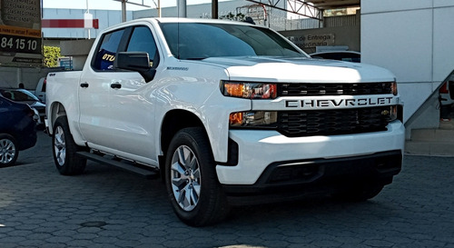 Chevrolet Silverado Custom