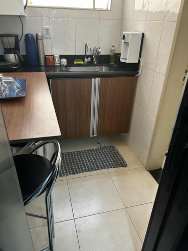 Sala Comercial Mobiliada E Com Equipamentos De Escritório
