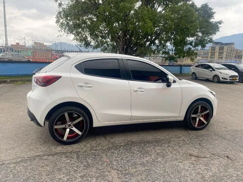 Mazda 2 1.5 Touring Mt