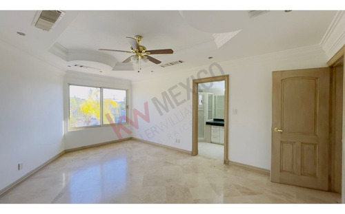 Casa Residencial Frente Área Verde, En La Exclusiva Zona De El Fresno En Torreón