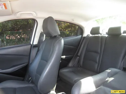 Mazda 2 1.5 Touring Sedan