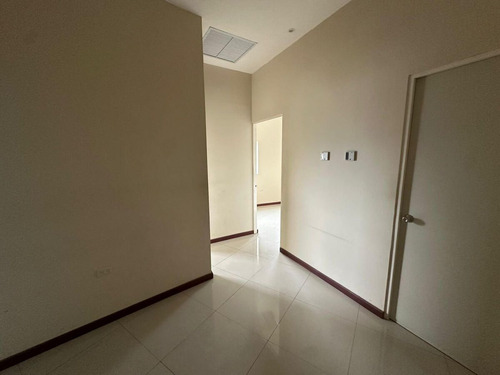 Consultorio En Renta Centro Médico Ave Monterrey