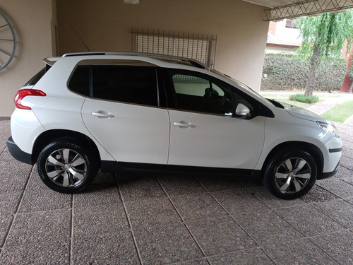 Imagen 3 de 7 de Peugeot 2008 2017 1.6 Feline