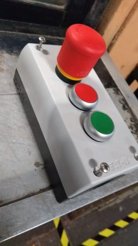 Eaton M22 I3 Caja Montaje Botonera Incluye Paro Y 2 Boton