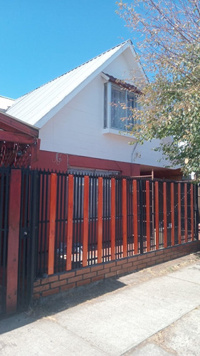Casa De 3 Dormitorios, Dos Baños, 78m2 Apx.de Construcción.