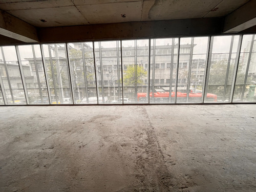 Planta Libre En Nuevo Strip Center, Metro Hospitales