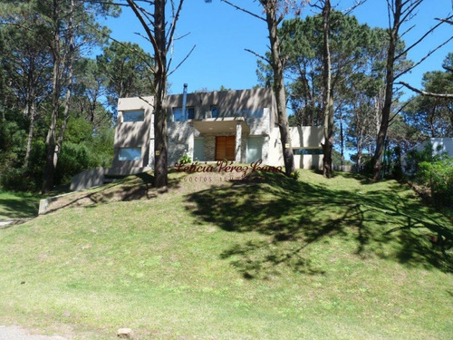 Imagen 3 de 30 de Venta Casa 4 Dormitorios En Club Del Lago, Laguna Del Sauce, Punta Ballena