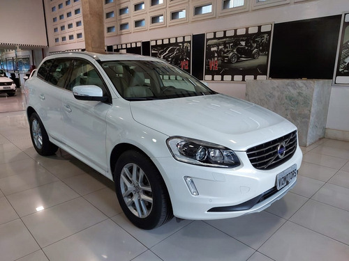 Volvo Xc60 2.4 D5 Momentum Diesel Awd 4p Automático