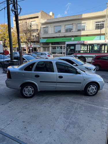 Chevrolet Corsa 1.8 Gl Aa Dh 4P