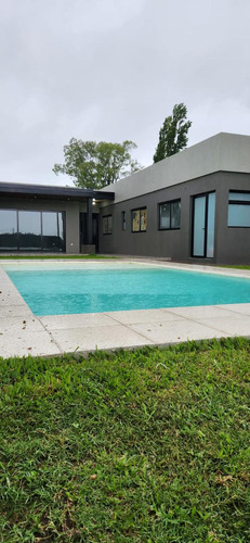 Casa En Venta 3 Dormitorios Ibarlucea