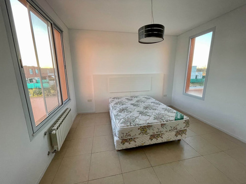 Imagen 18 de 26 de Venta Casa Con Jardin En Casas Santa Maria Tigre