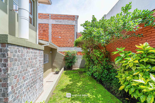 Venta - Casa - 5 Ambientes - Barrio Los Troncos