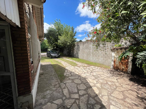 Imagen 3 de 13 de En Venta Y Alquiler (solo Comercial) | Hermosa Propiedad En Moreno Sobre Av. Libertador Al 1100 | Amplios Espacios | Parque |