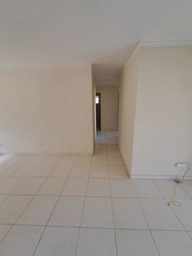 Imagen 10 de 25 de Apartamento En Venta, Res. San Isidro Labrador