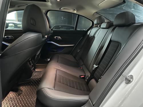 BMW Serie 3 3.0 330i Sedan Sport Line 252cv
