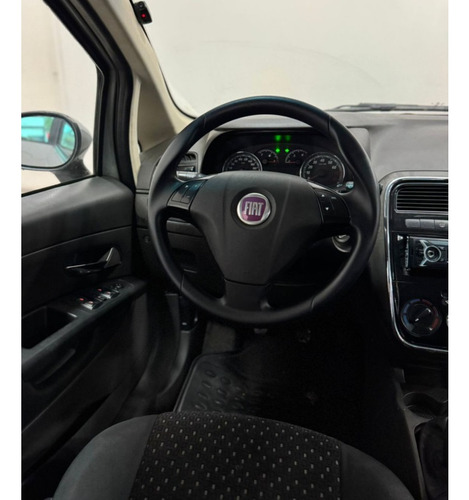 Fiat Punto 1.8 HLX 8V FLEX 4P MANUAL