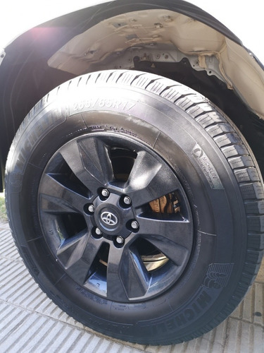 Toyota Hilux 2.8 Cd Srv 177cv 4x4 At 2016