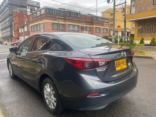 Mazda 3 2.0 Touring