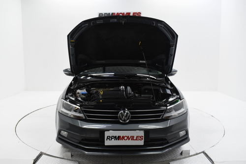 Volkswagen Vento 1.4t Comfortline Manual 2017 Rpm Moviles