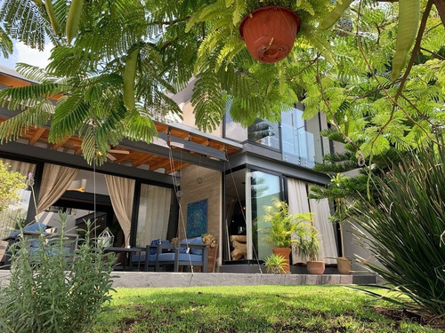 Casa En Venta En Villas Del Mesón