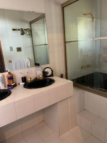 Imagen 7 de 12 de Casa En Venta En Prados Del Este 21-11818 Caro Fermoso 0424-2083128