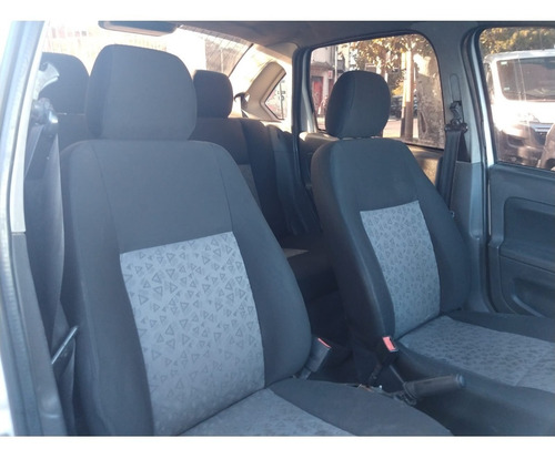Imagen 11 de 11 de Ford Fiesta Max 1.6 Ambiente Plus