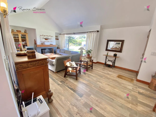 Casa En Venta 3 Dormitorios - Punta Ballena