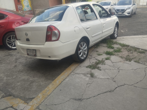 Nissan Platina 1.6 Custom Ac Mt