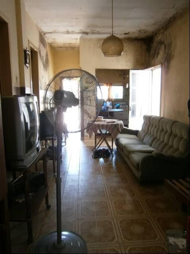 Inmueble Integrado Por 2 Deptos. P/reciclar, De 3 Amb., Idea