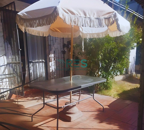 Casa En Venta De 4 Dorm. En Las Condes
