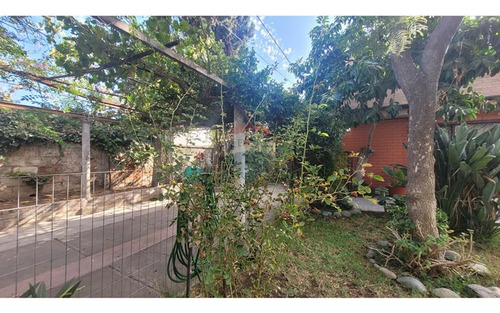Se Vende Amplia Casa En La Comuna De Macul