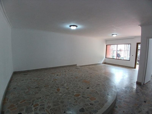 Casa Comercial En Arriendo Ubicada En Medellin Sector Belen (23989).